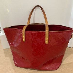 Louis Vuitton Bellevue Monogram Vernis GM Handbag